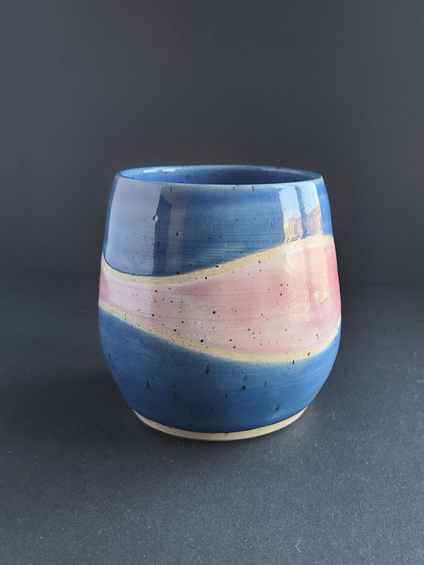 Gobelet bleu et rose