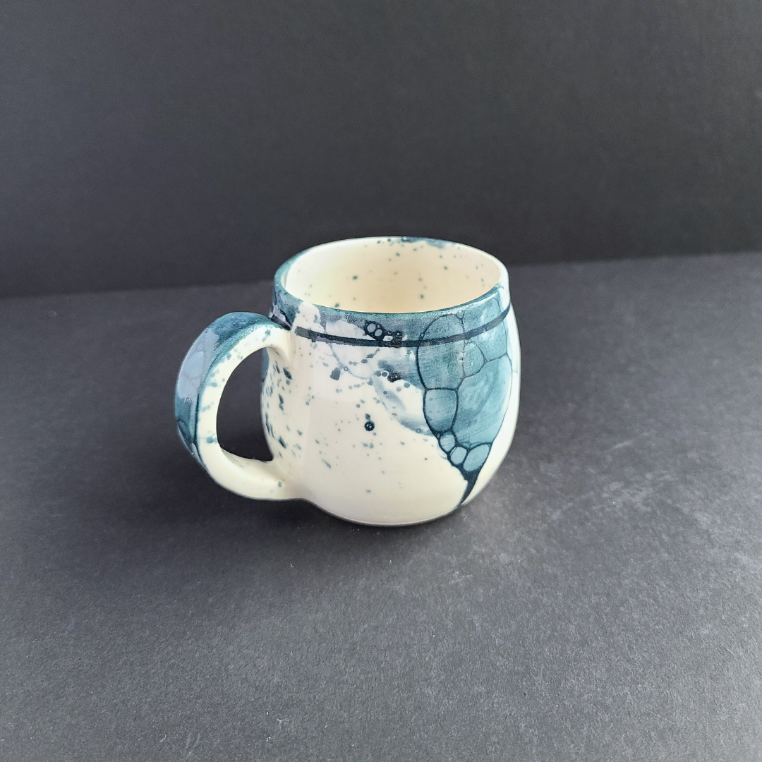 Tasse espresso bleue avec anse