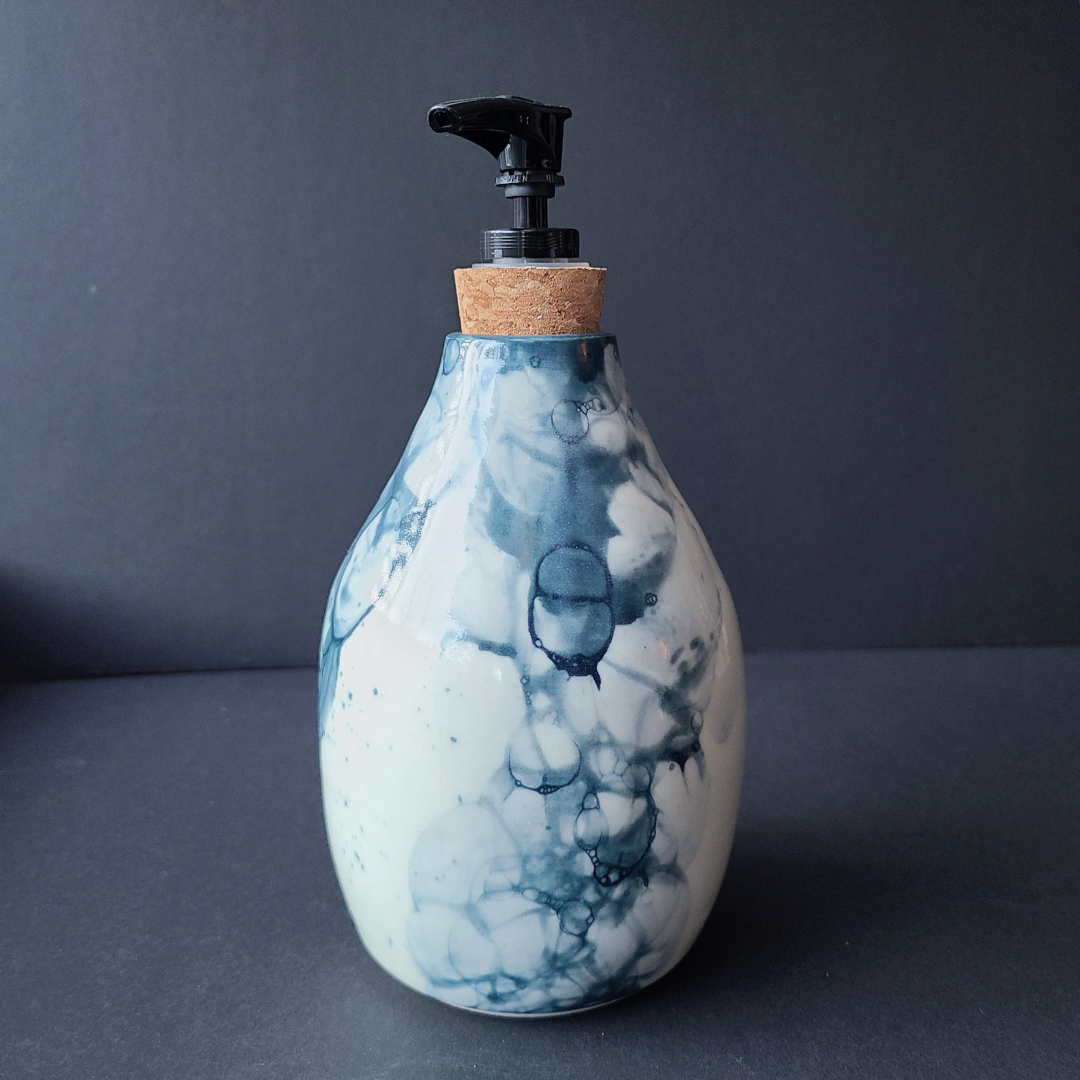 Distributeur à savon bleu