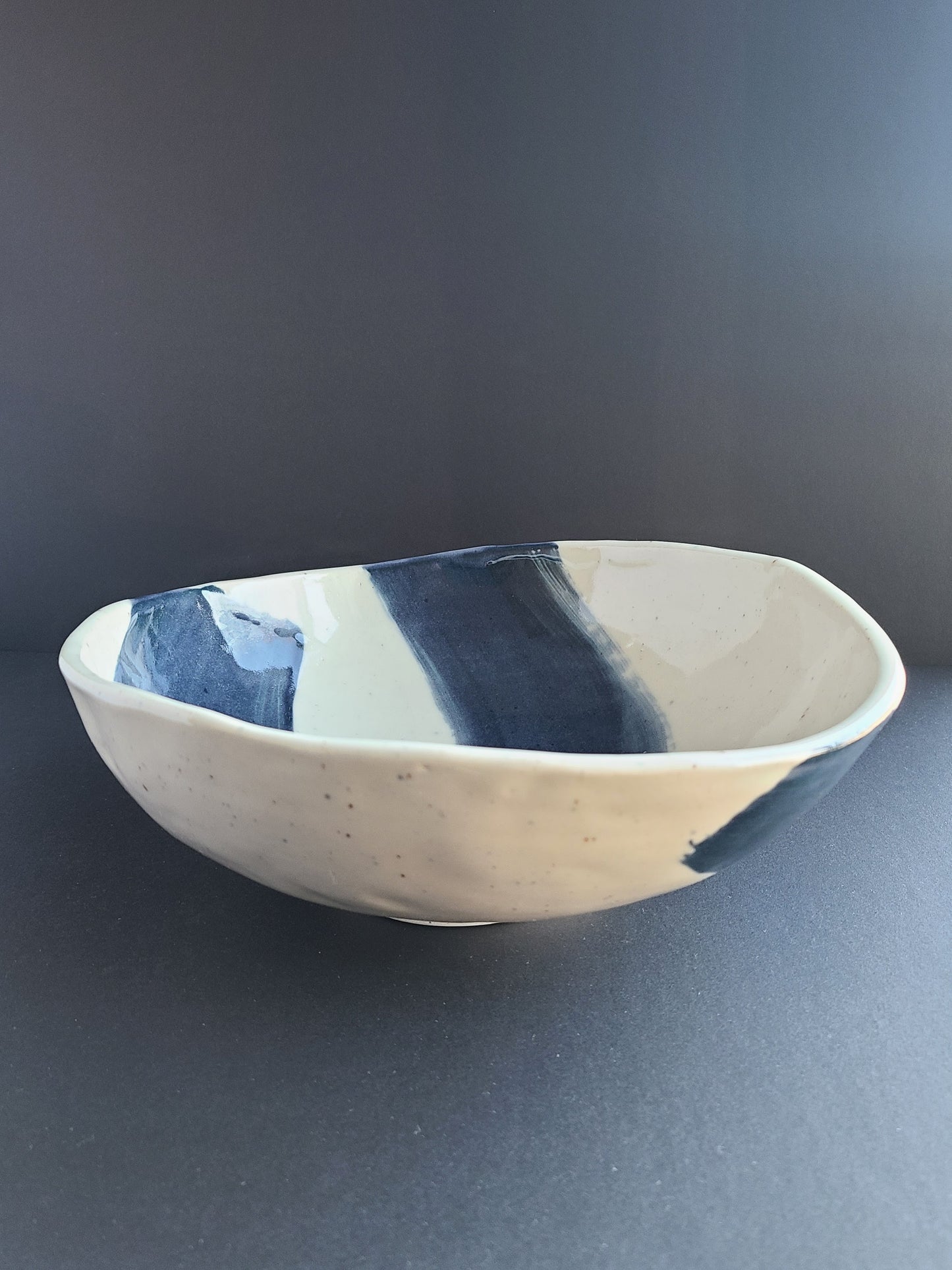 Fruit bowl in speckled stoneware