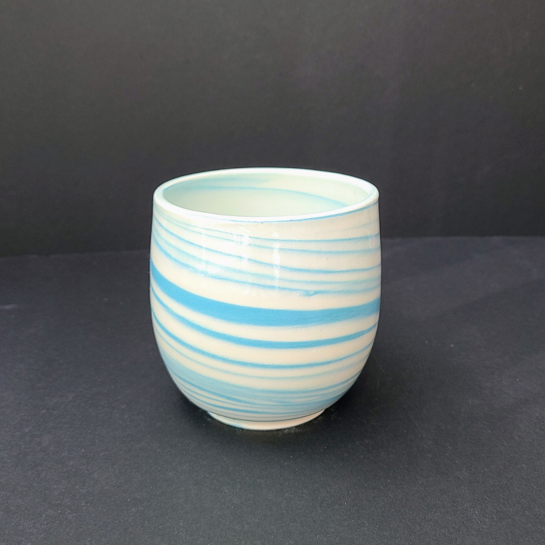 Tasse marbrée bleu